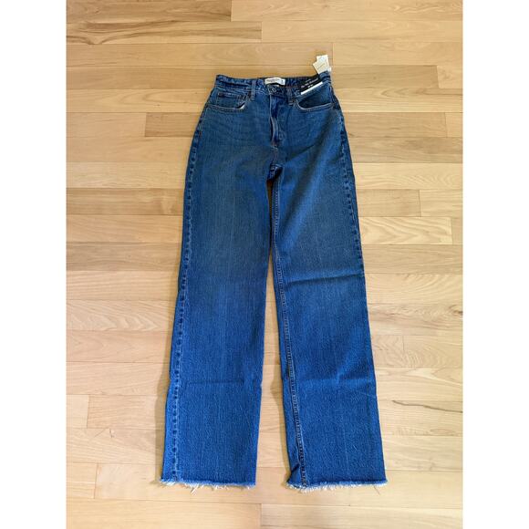 Abercrombie & Fitch 90s Relaxed High Rise Jeans - Picture 2 of 7